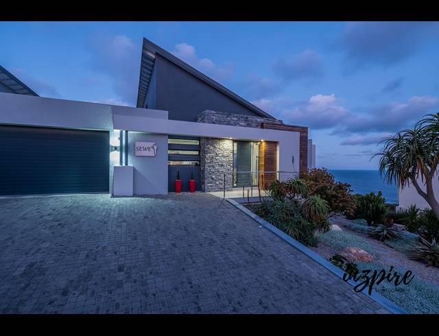 4 BEDROOM HOUSE FOR SALE IN VILLAGE ON SEA